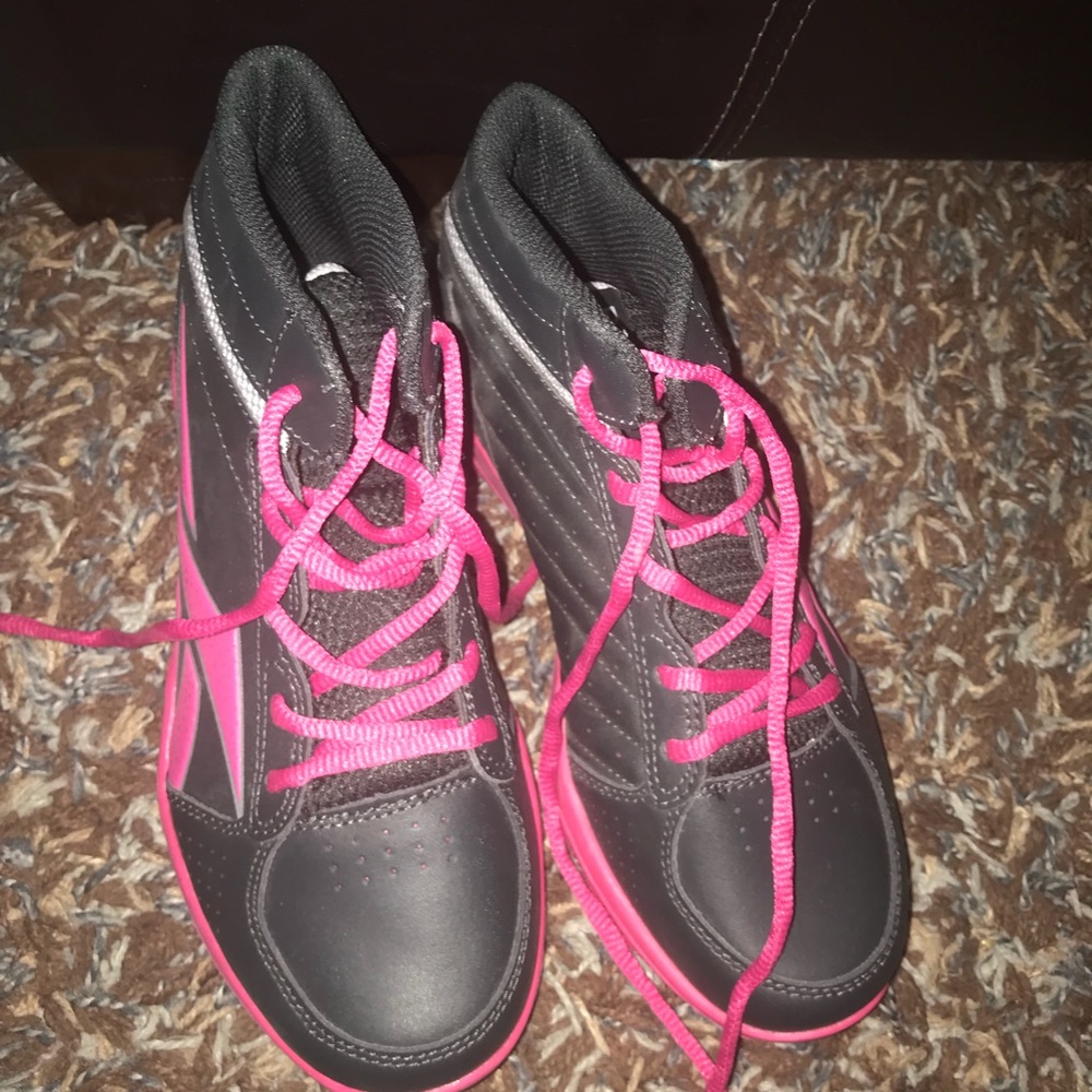 Women’s Rebok Basketball shoes size 5